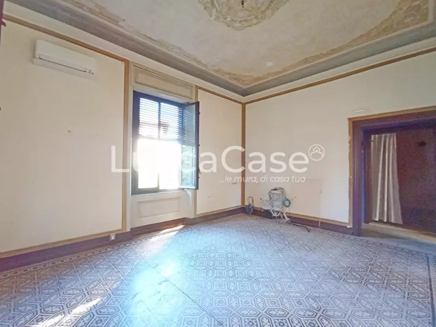 Immagine 26 di Ufficio in affitto  a Lucca