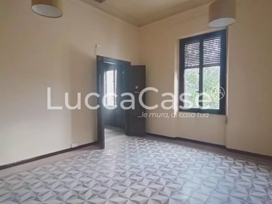 Immagine 9 di Ufficio in affitto  a Lucca