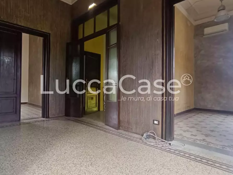 Immagine 8 di Ufficio in affitto  a Lucca