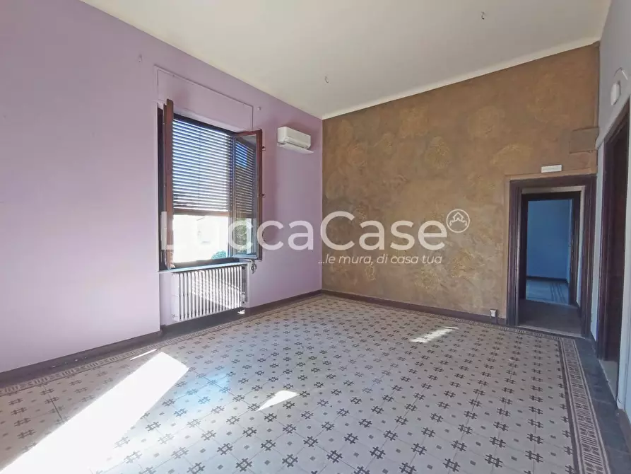 Immagine 37 di Ufficio in affitto  a Lucca