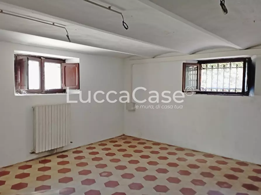 Immagine 18 di Ufficio in affitto  a Lucca