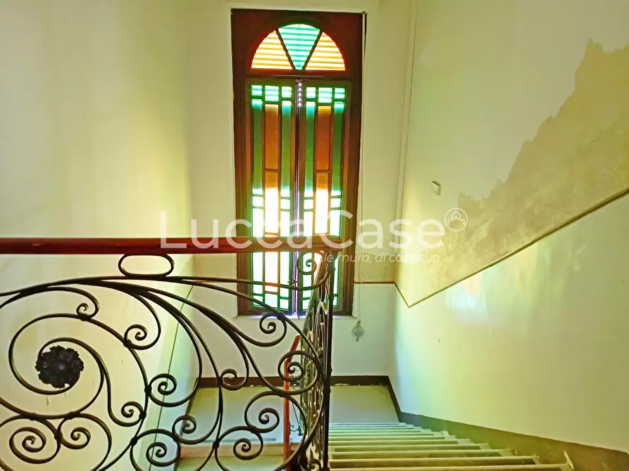 Immagine 20 di Ufficio in affitto  a Lucca