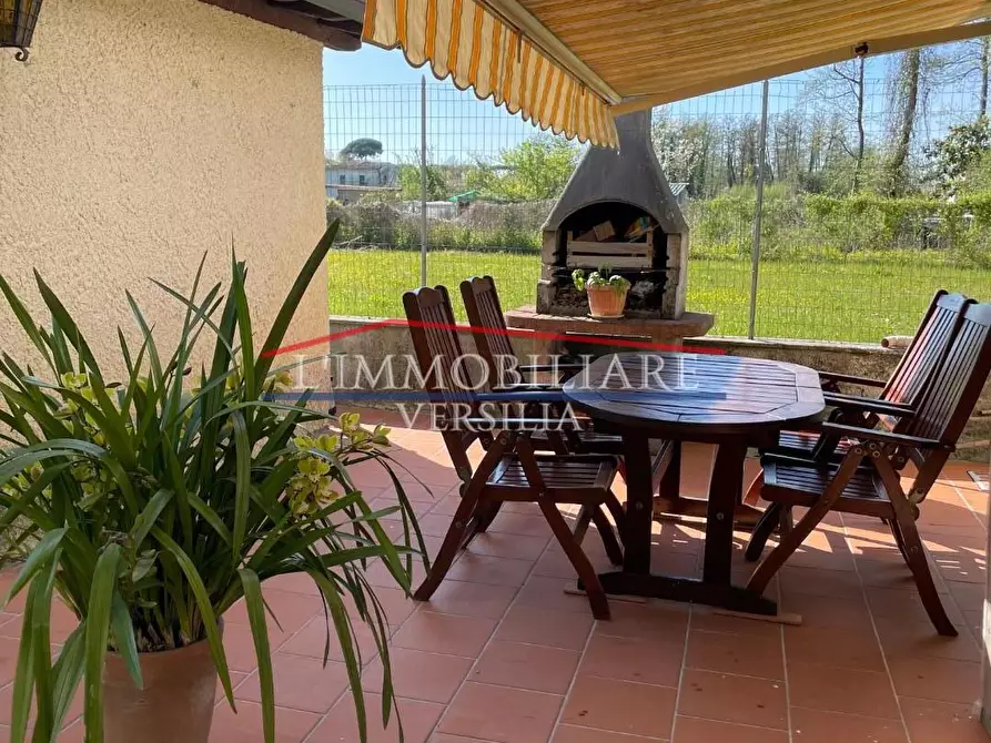 Immagine 1 di Casa indipendente in vendita  a Massa