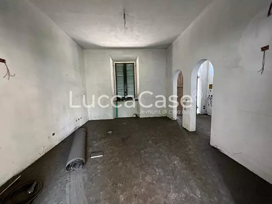 Immagine 6 di Villa in vendita  a Lucca