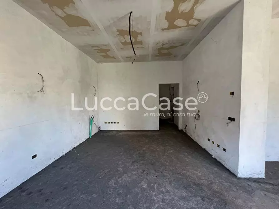 Immagine 8 di Villa in vendita  a Lucca