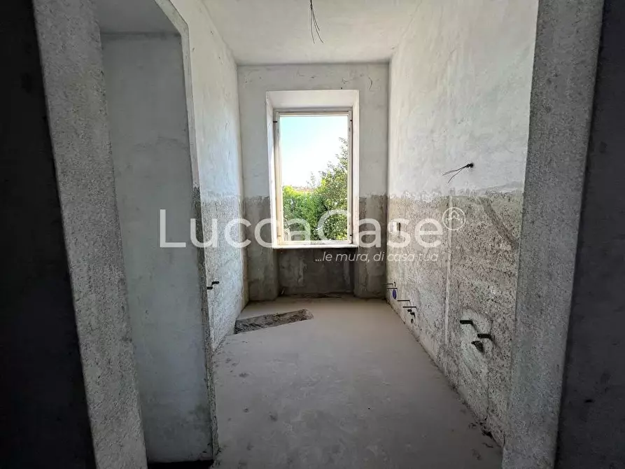 Immagine 13 di Villa in vendita  a Lucca