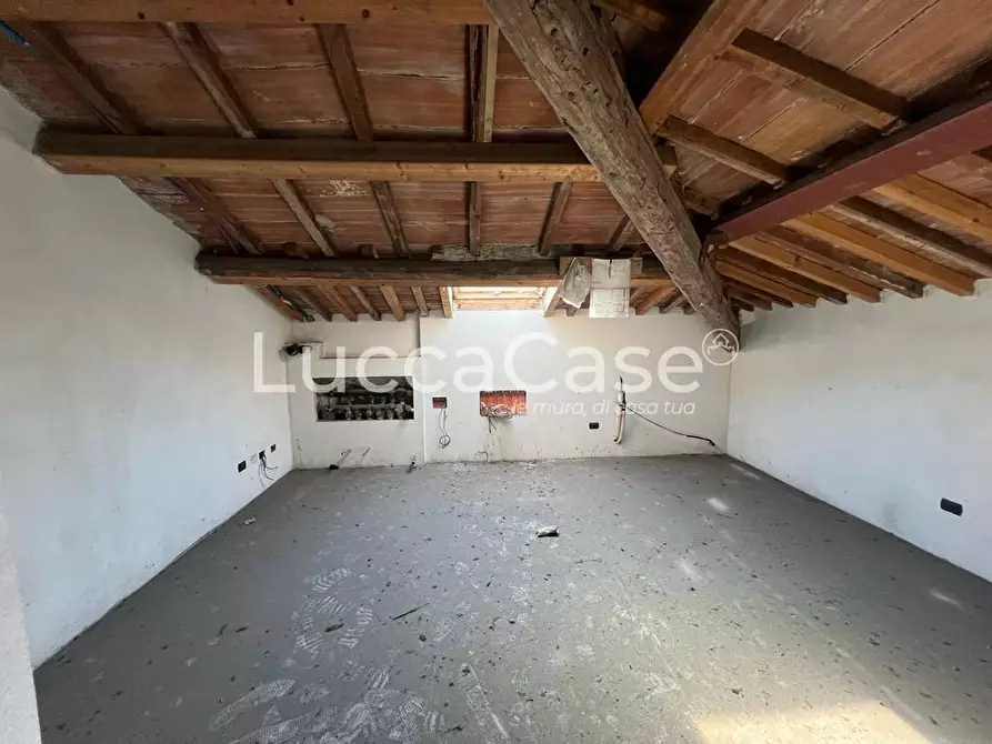 Immagine 16 di Villa in vendita  a Lucca