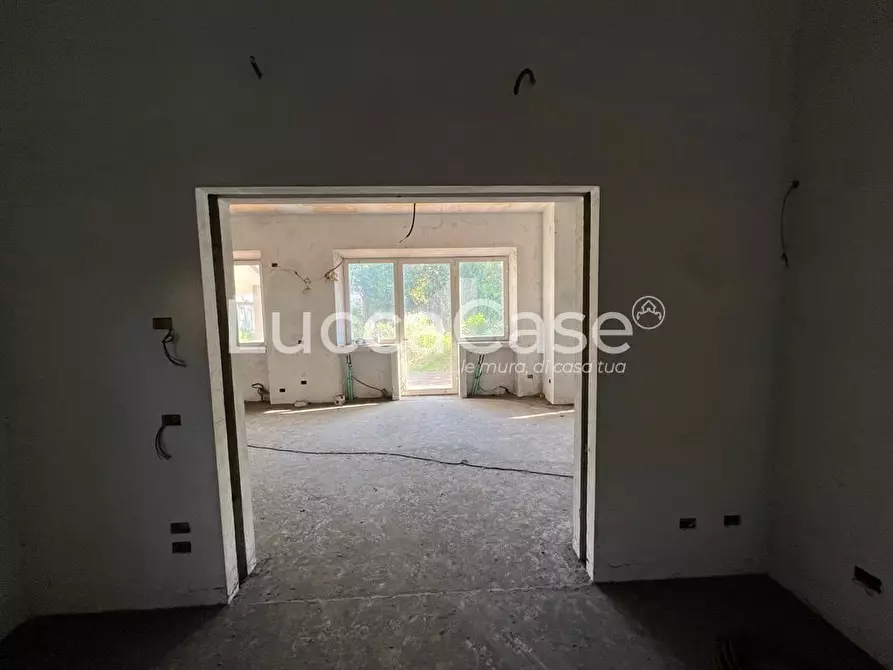 Immagine 3 di Villa in vendita  a Lucca