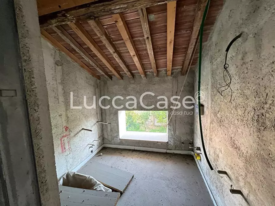 Immagine 17 di Villa in vendita  a Lucca