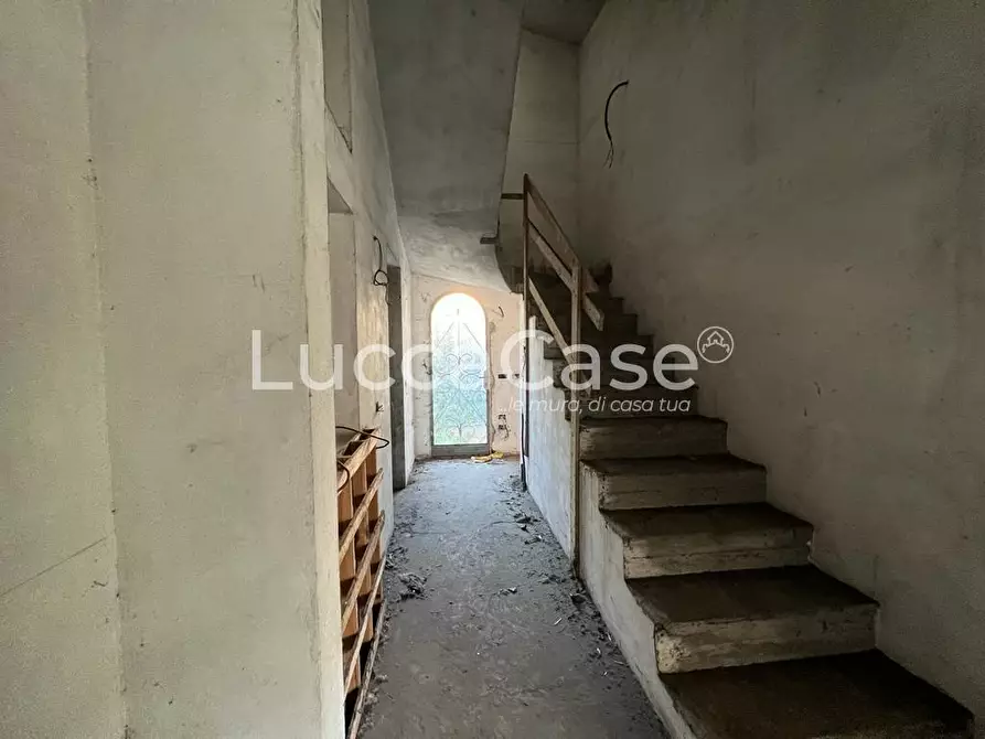 Immagine 9 di Villa in vendita  a Lucca