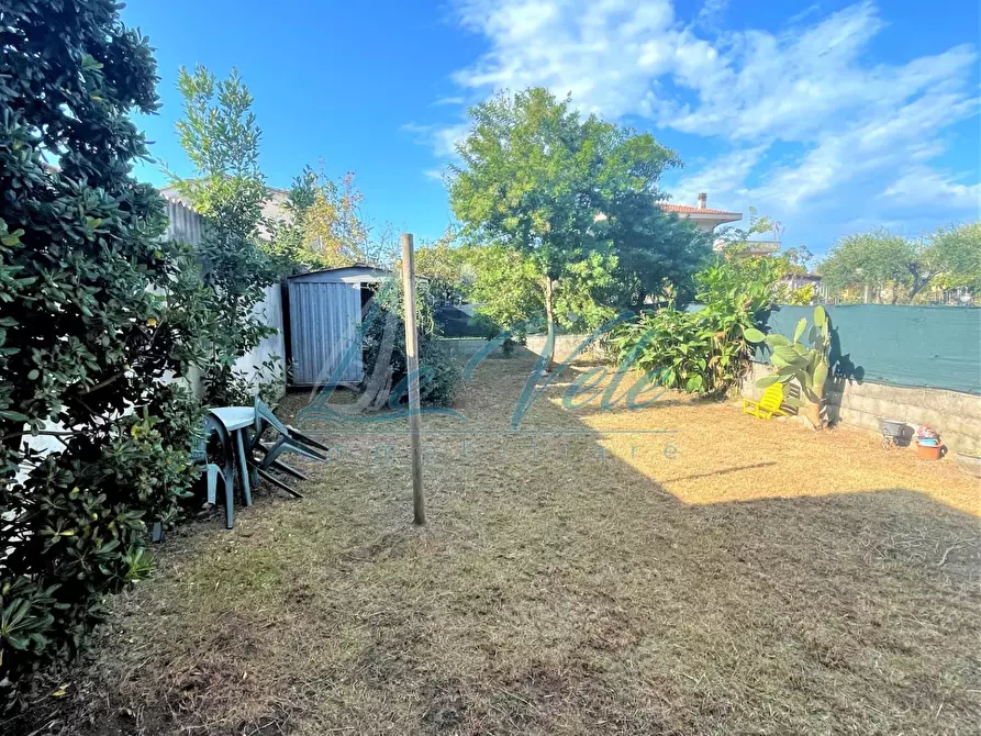 Immagine 2 di Casa bifamiliare in vendita  a Massa