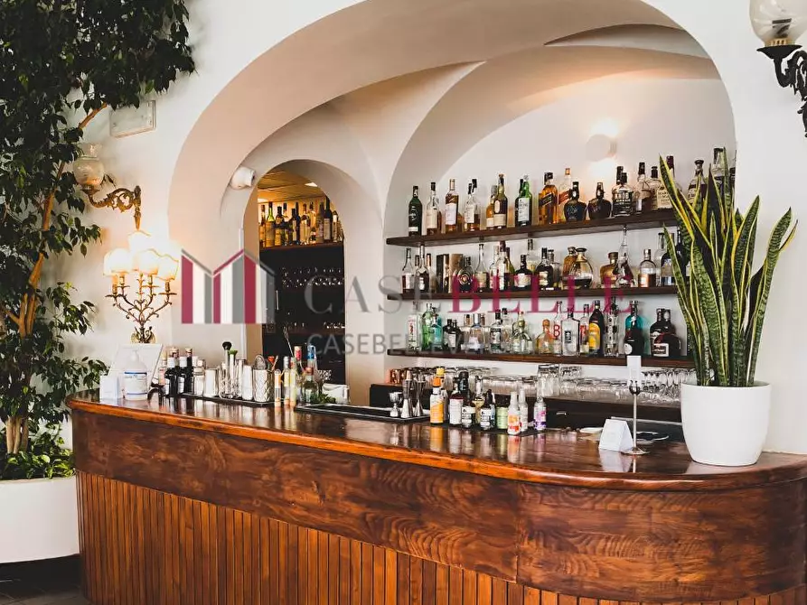 Immagine 1 di Bar / Ristorante in vendita  a Massa