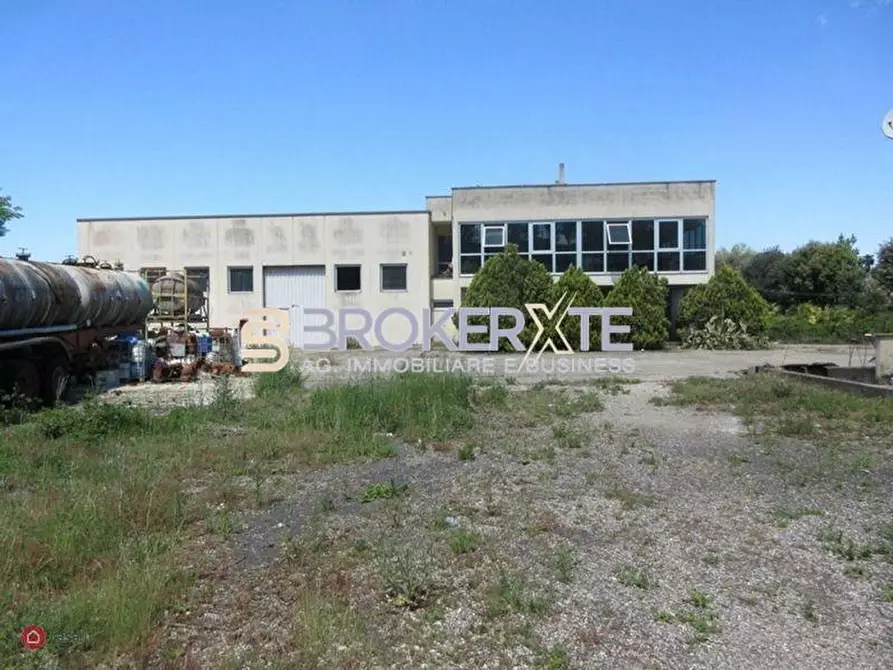 Immagine 1 di Capannone industriale in vendita  a Castelnuovo Magra
