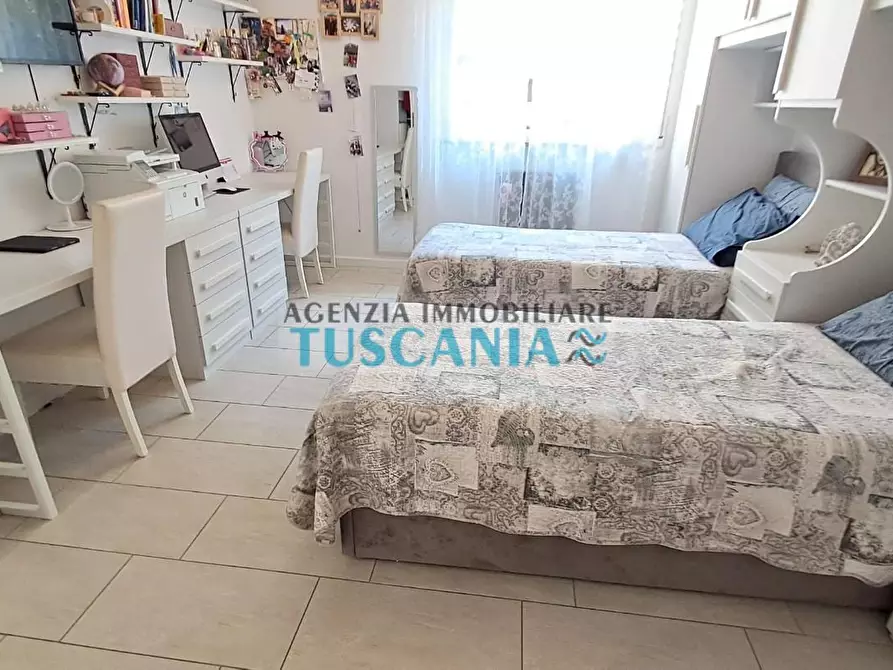 Immagine 12 di Appartamento in vendita  a Cecina