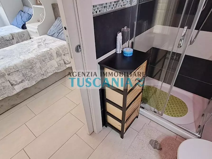 Immagine 14 di Appartamento in vendita  a Cecina