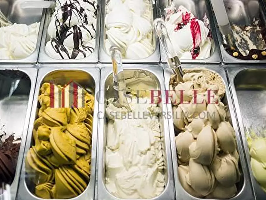 Immagine 3 di Bar / Ristorante in vendita  a Massa