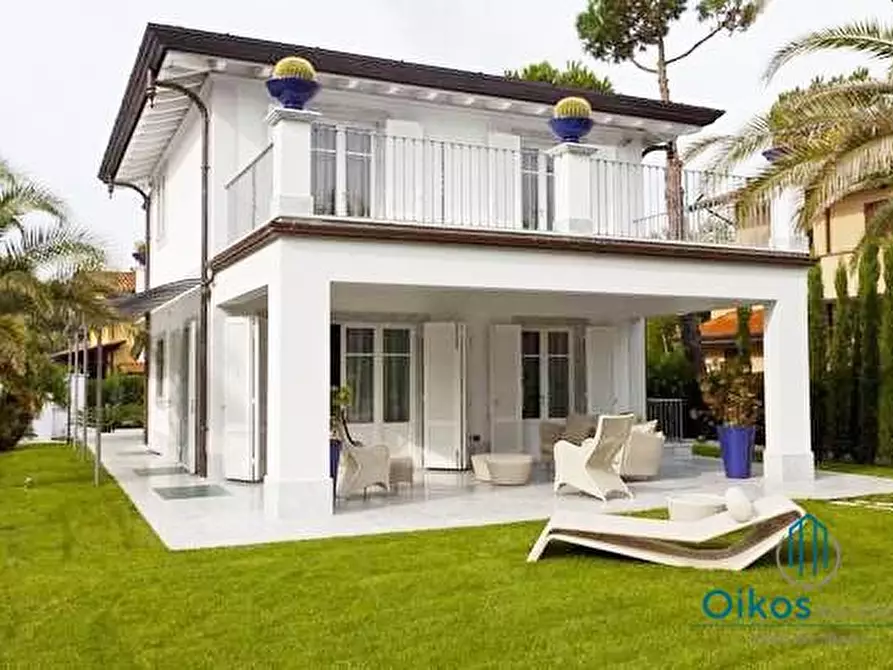 Immagine 3 di Villa in affitto  a Forte Dei Marmi