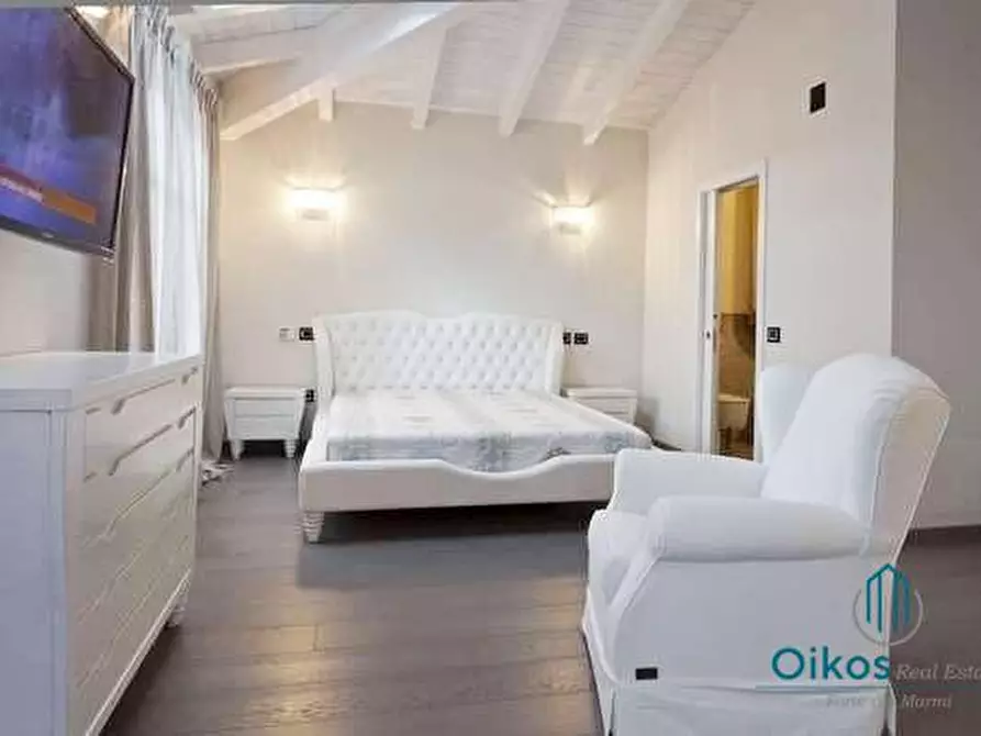 Immagine 11 di Villa in affitto  a Forte Dei Marmi