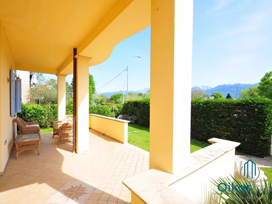 Immagine 13 di Villa in vendita  a Pietrasanta