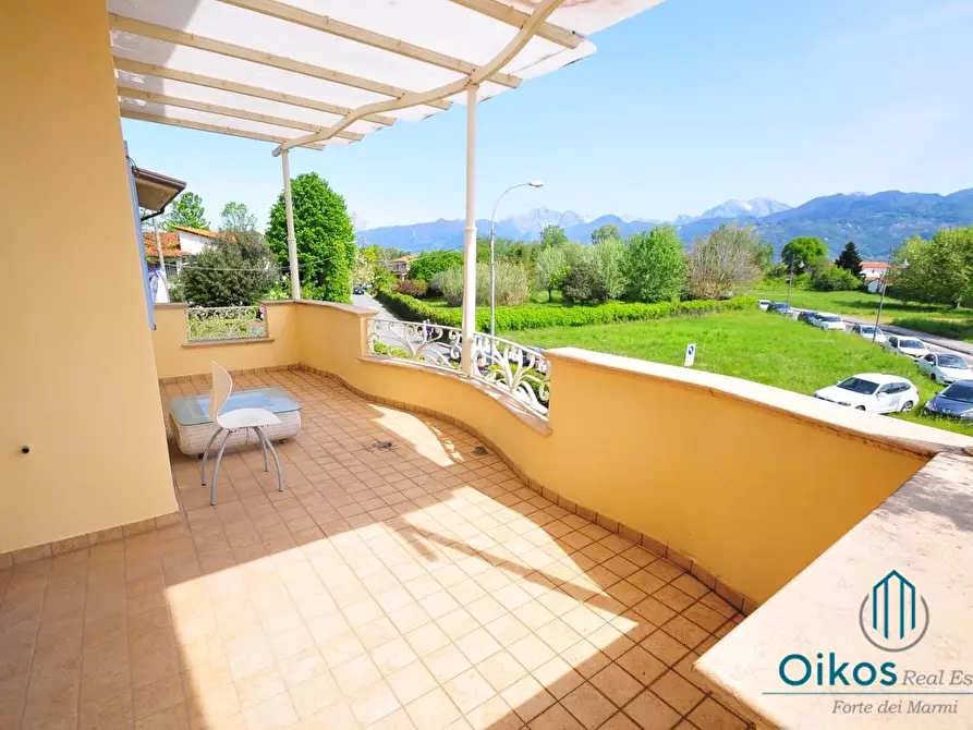 Immagine 37 di Villa in vendita  a Pietrasanta
