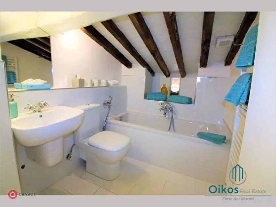 Immagine 9 di Appartamento in vendita  a Forte Dei Marmi