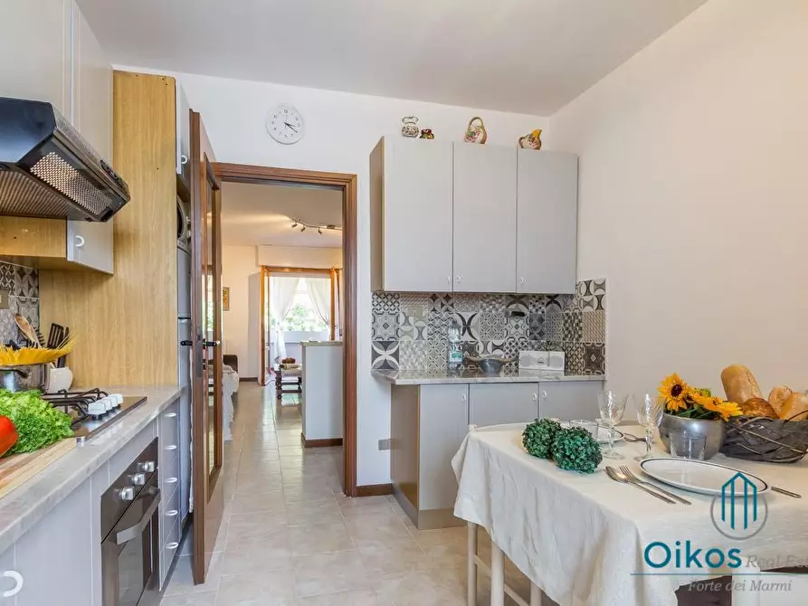 Immagine 4 di Appartamento in vendita  a Forte Dei Marmi