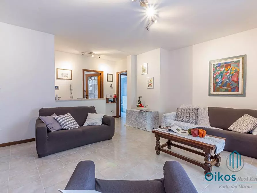 Immagine 6 di Appartamento in vendita  a Forte Dei Marmi