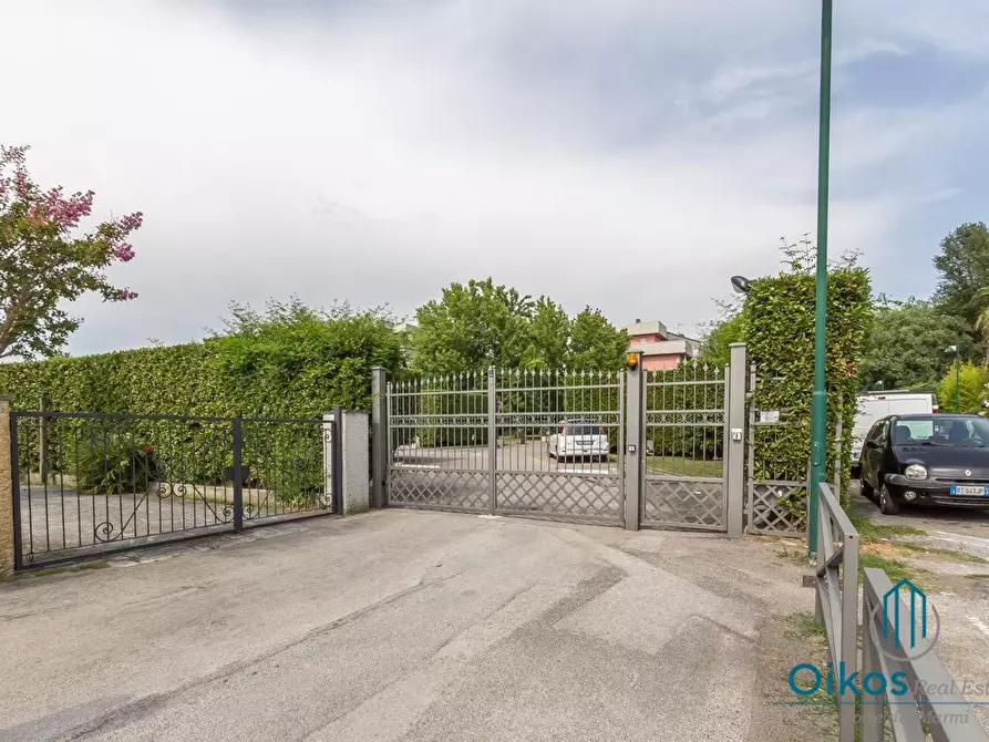 Immagine 27 di Appartamento in vendita  a Forte Dei Marmi