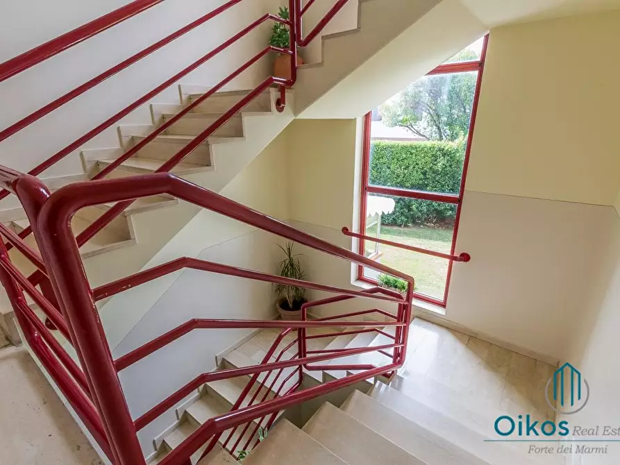 Immagine 21 di Appartamento in vendita  a Forte Dei Marmi