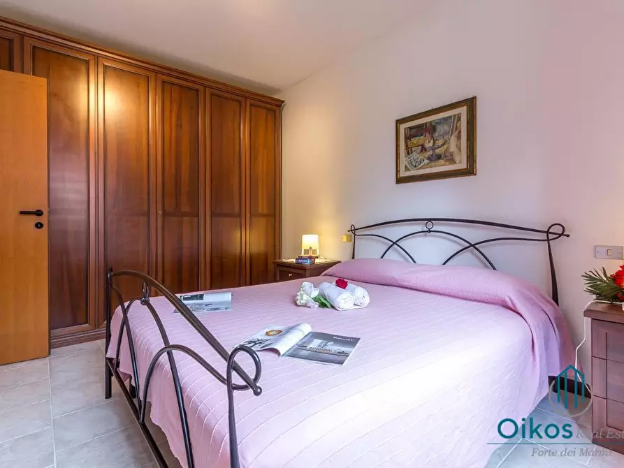 Immagine 13 di Appartamento in vendita  a Forte Dei Marmi