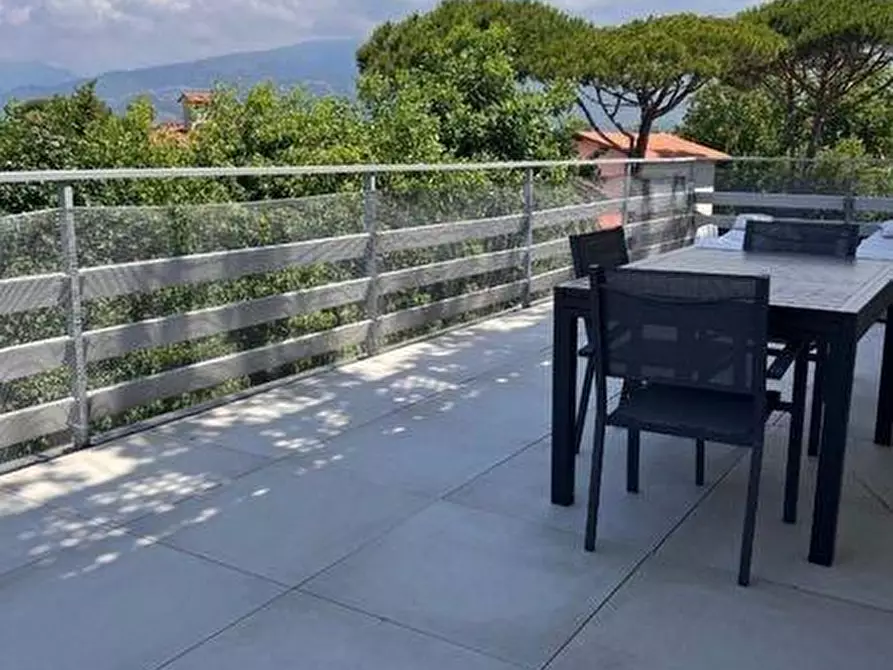 Immagine 10 di Appartamento in vendita  a Forte Dei Marmi