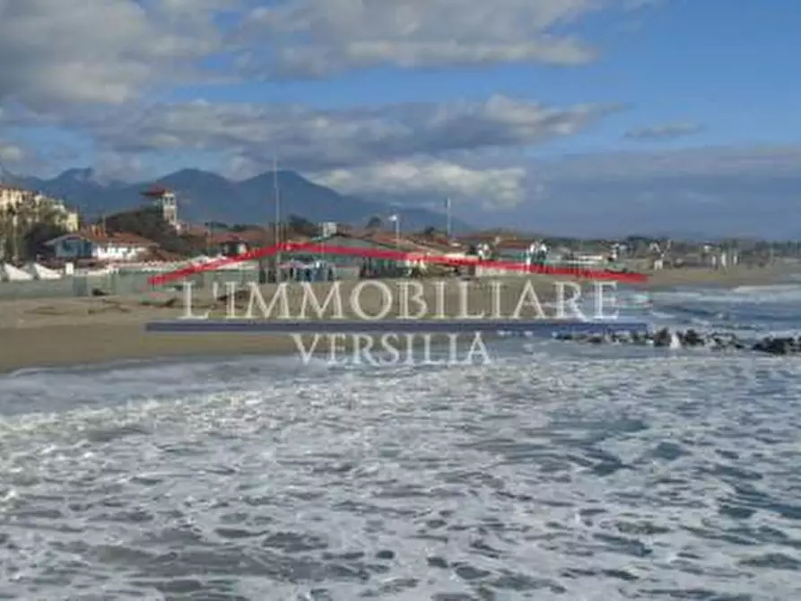 Immagine 12 di Casa indipendente in vendita  a Massa