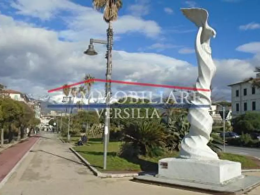 Immagine 11 di Casa indipendente in vendita  a Massa