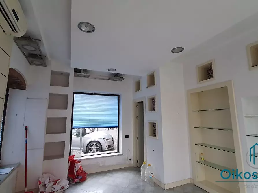 Immagine 3 di Attività commerciale in vendita  a Massa