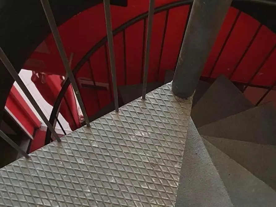 Immagine 7 di Attività commerciale in vendita  a Massa