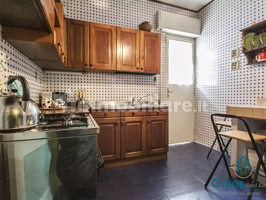 Immagine 3 di Appartamento in vendita  a Forte Dei Marmi