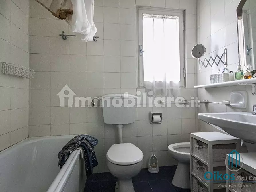 Immagine 8 di Appartamento in vendita  a Forte Dei Marmi