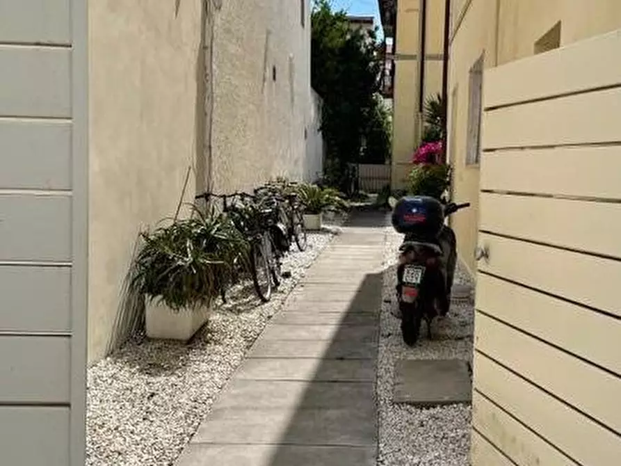 Immagine 16 di Mansarda in vendita  a Forte Dei Marmi