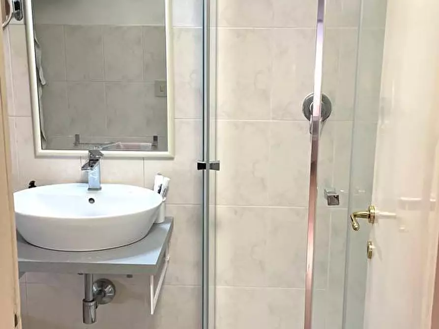 Immagine 12 di Mansarda in vendita  a Forte Dei Marmi