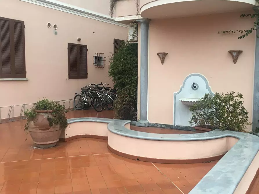 Immagine 11 di Appartamento in affitto  a Forte Dei Marmi