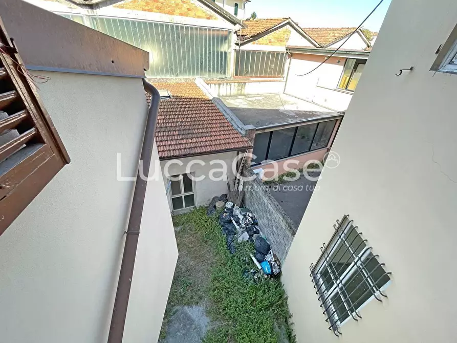 Immagine 28 di Casa indipendente in vendita  a Lucca