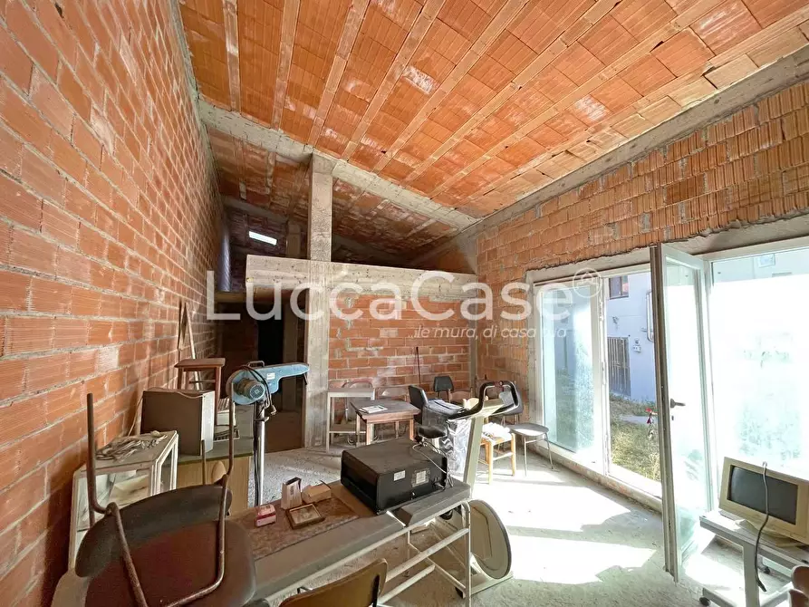 Immagine 23 di Casa indipendente in vendita  a Lucca