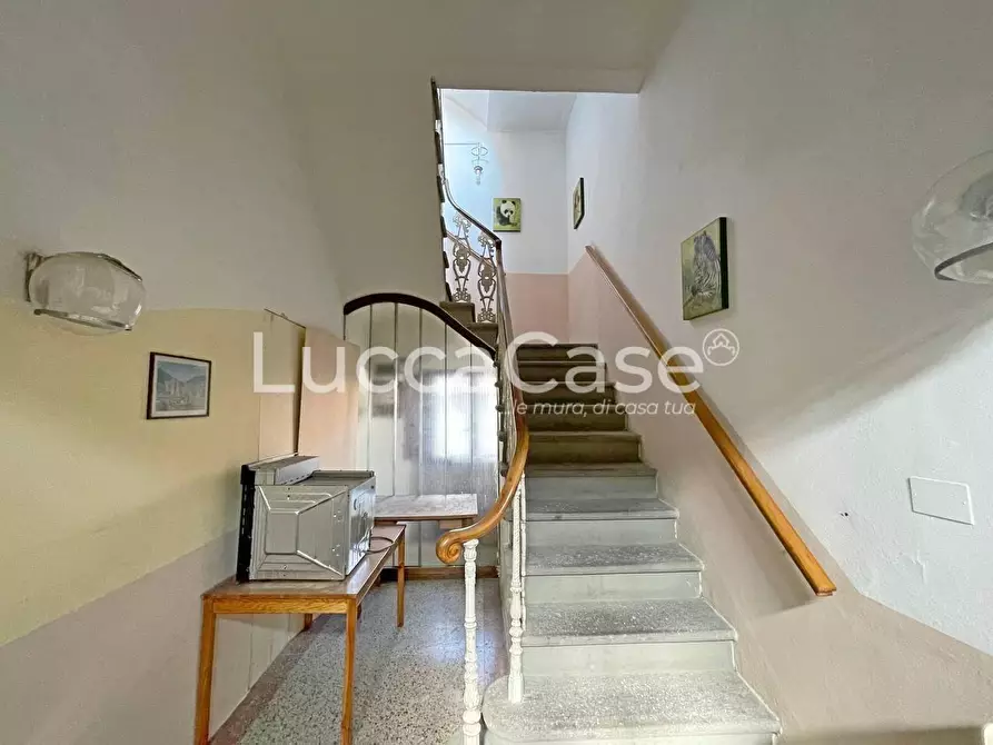Immagine 5 di Casa indipendente in vendita  a Lucca