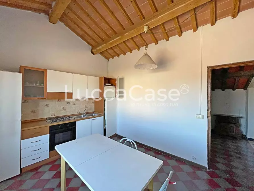 Immagine 1 di Casa indipendente in vendita  a Lucca
