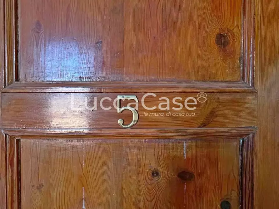 Immagine 29 di Casa indipendente in vendita  a Lucca