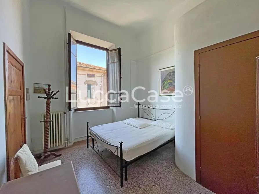 Immagine 10 di Casa indipendente in vendita  a Lucca