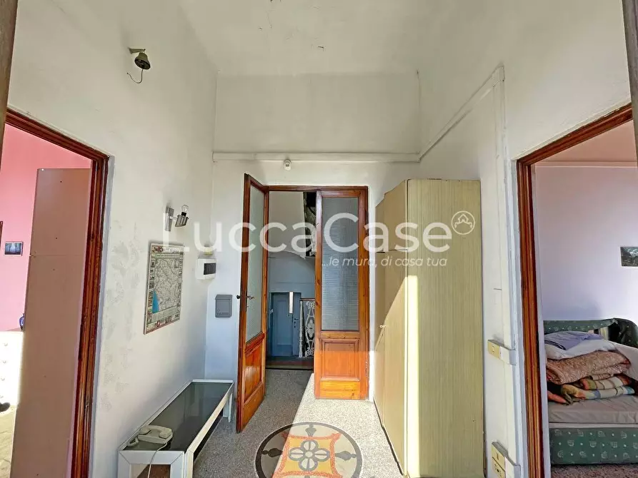 Immagine 12 di Casa indipendente in vendita  a Lucca