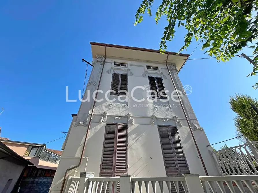 Immagine 8 di Casa indipendente in vendita  a Lucca