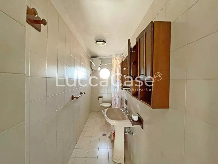 Immagine 33 di Casa indipendente in vendita  a Lucca