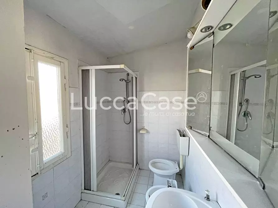 Immagine 27 di Casa indipendente in vendita  a Lucca